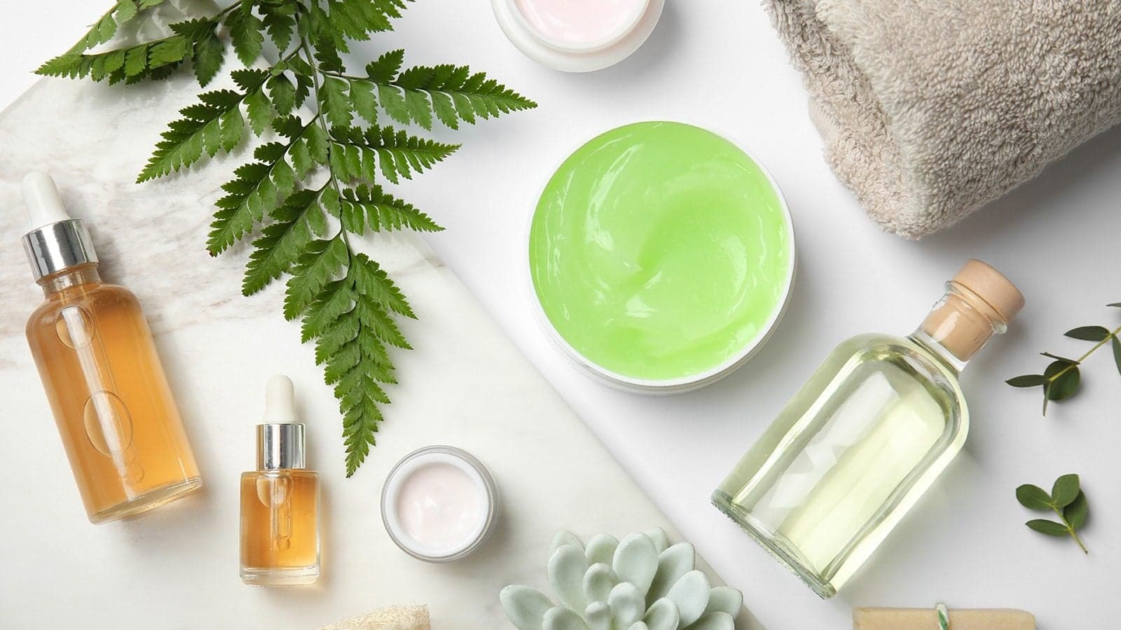 Hot Oil Manicure 